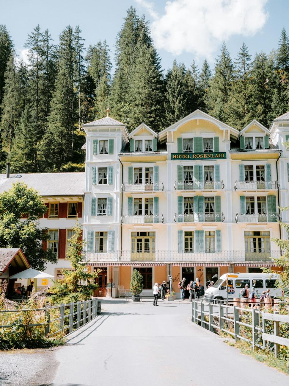 Aerilon Quinthar Hotel